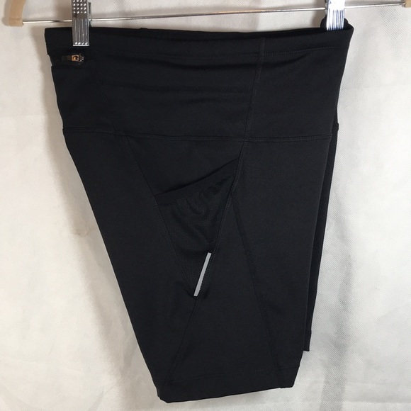 🌸Athleta Black Bike/Run Shorts 🌸 - Picture 4 of 13